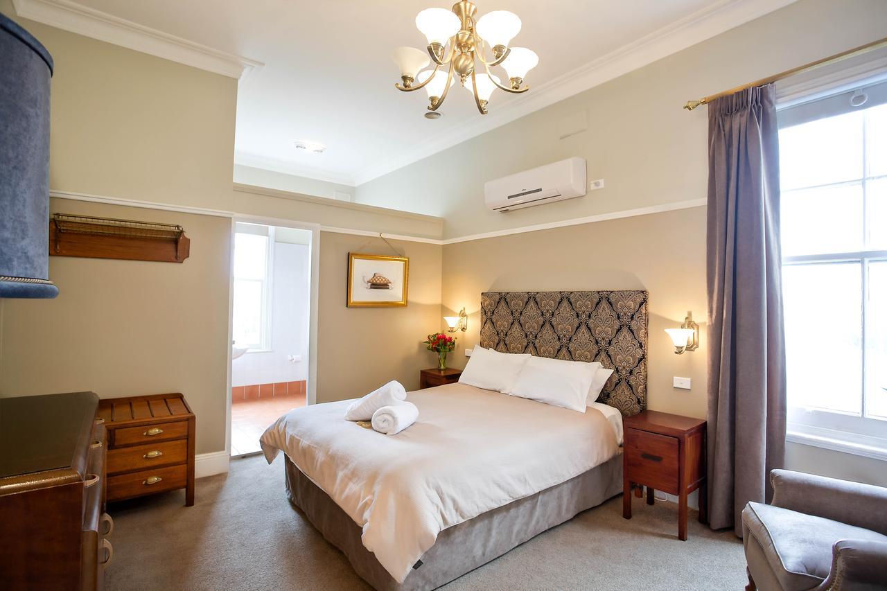 Alexandra Hotel Лера Екстер'єр фото