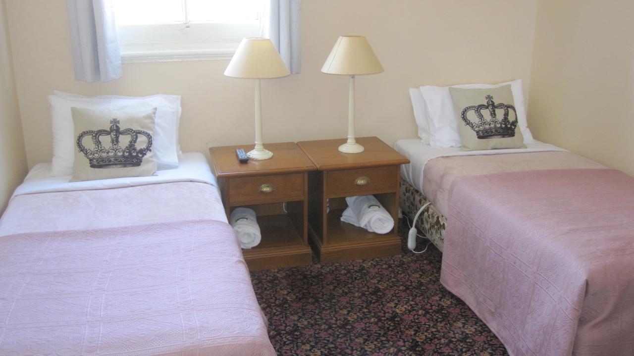 Alexandra Hotel Лера Екстер'єр фото
