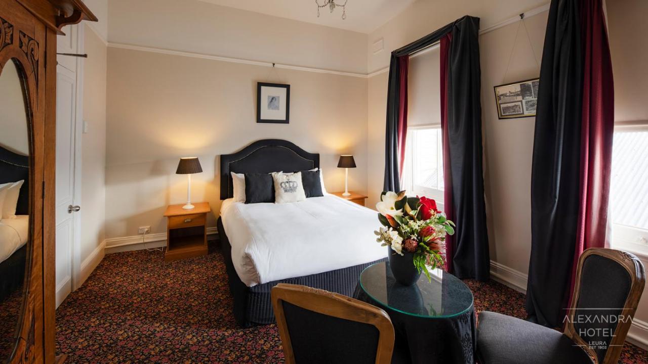 Alexandra Hotel Лера Екстер'єр фото